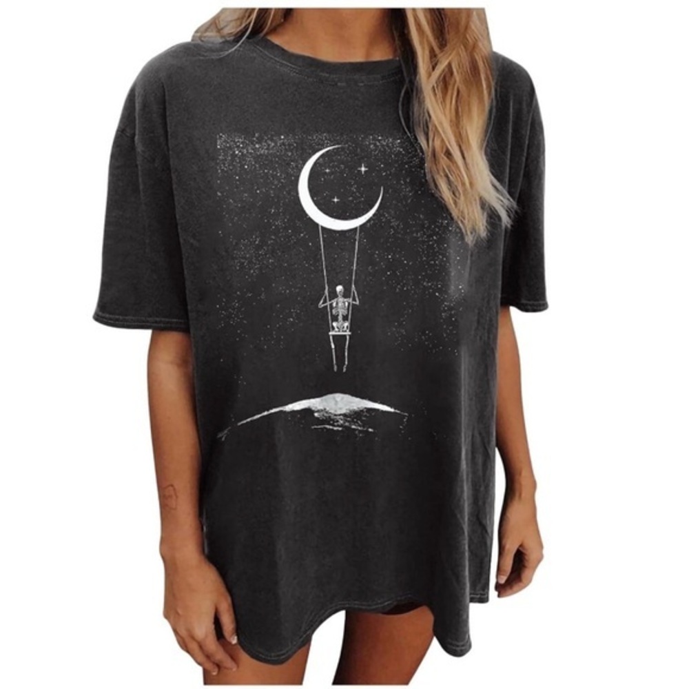 HalloweenVintage Women's Black Graphic Tee